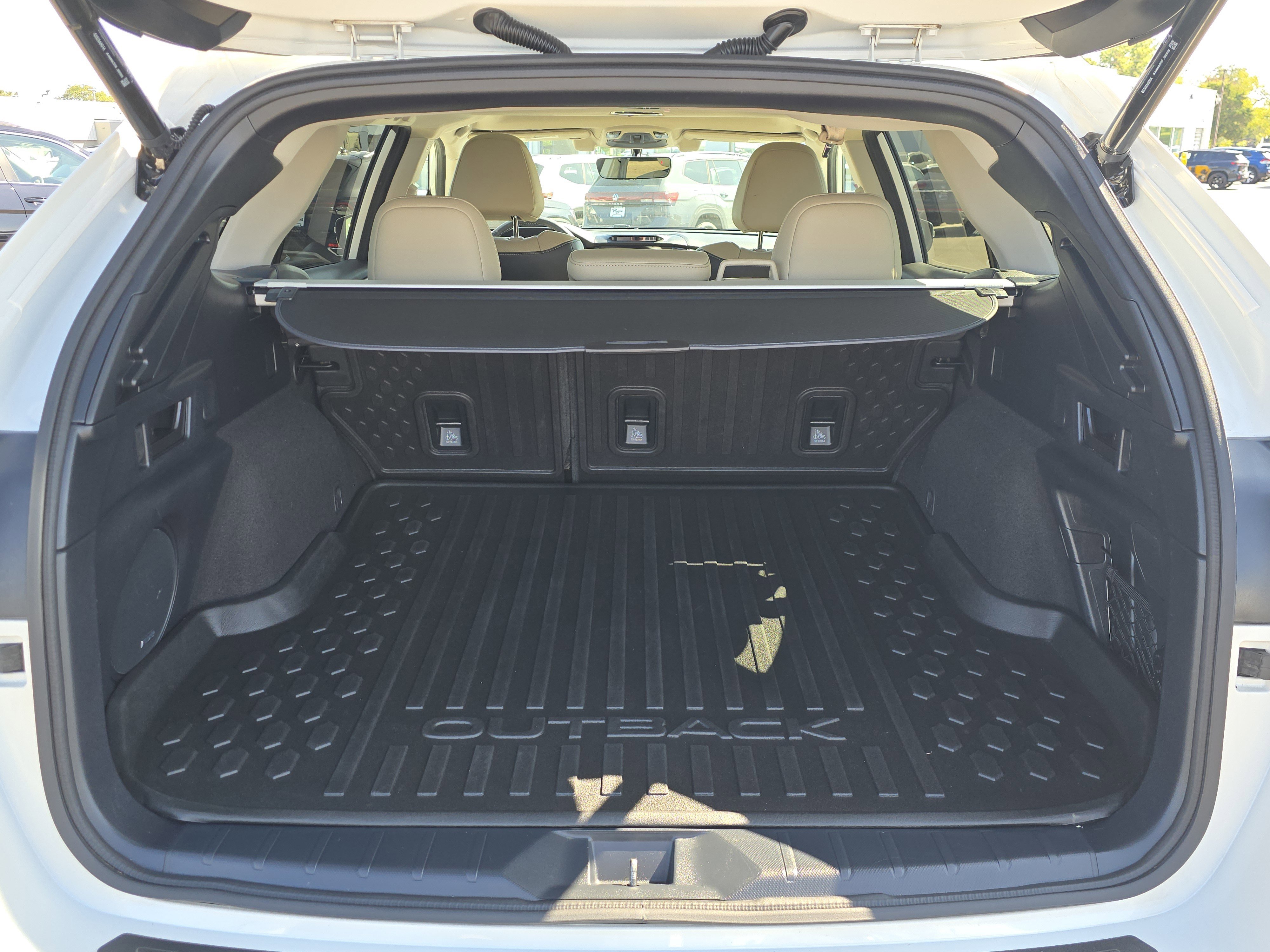 2020 Subaru Outback Limited photo 6