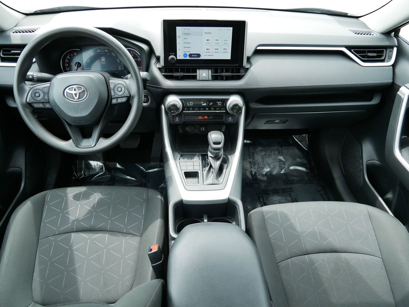 2024 Toyota RAV4 XLE photo 12