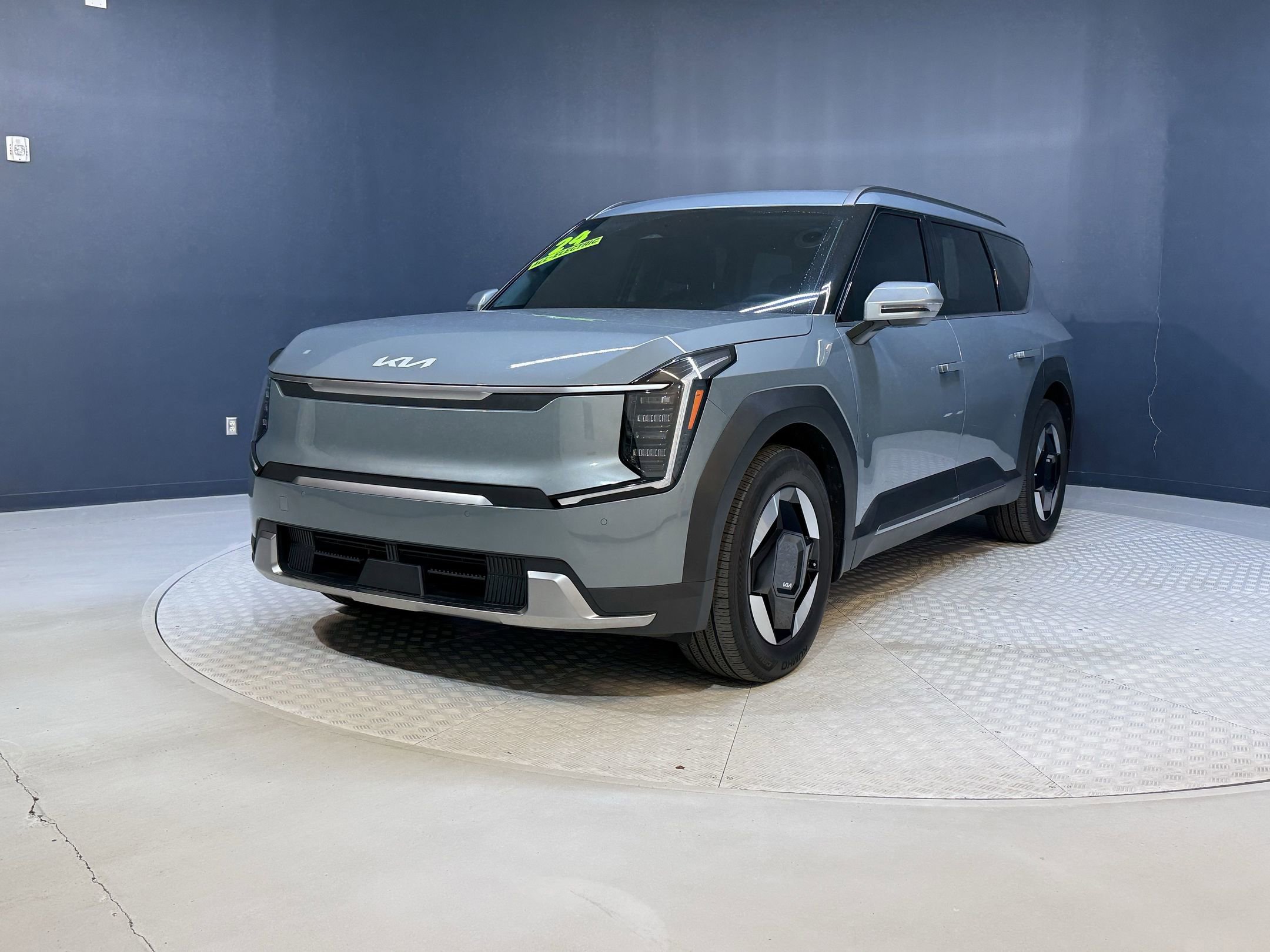 Used 2024 Kia Ev9 Wind with VIN KNDAFFS57R6030878 for sale in Orlando, FL