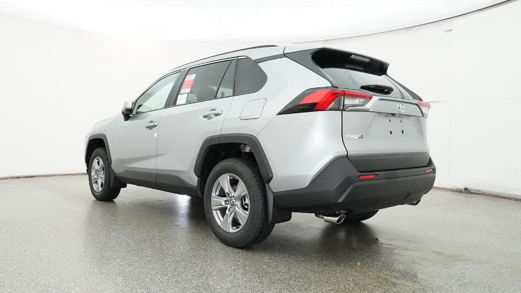 2025 Toyota RAV4 XLE photo 14