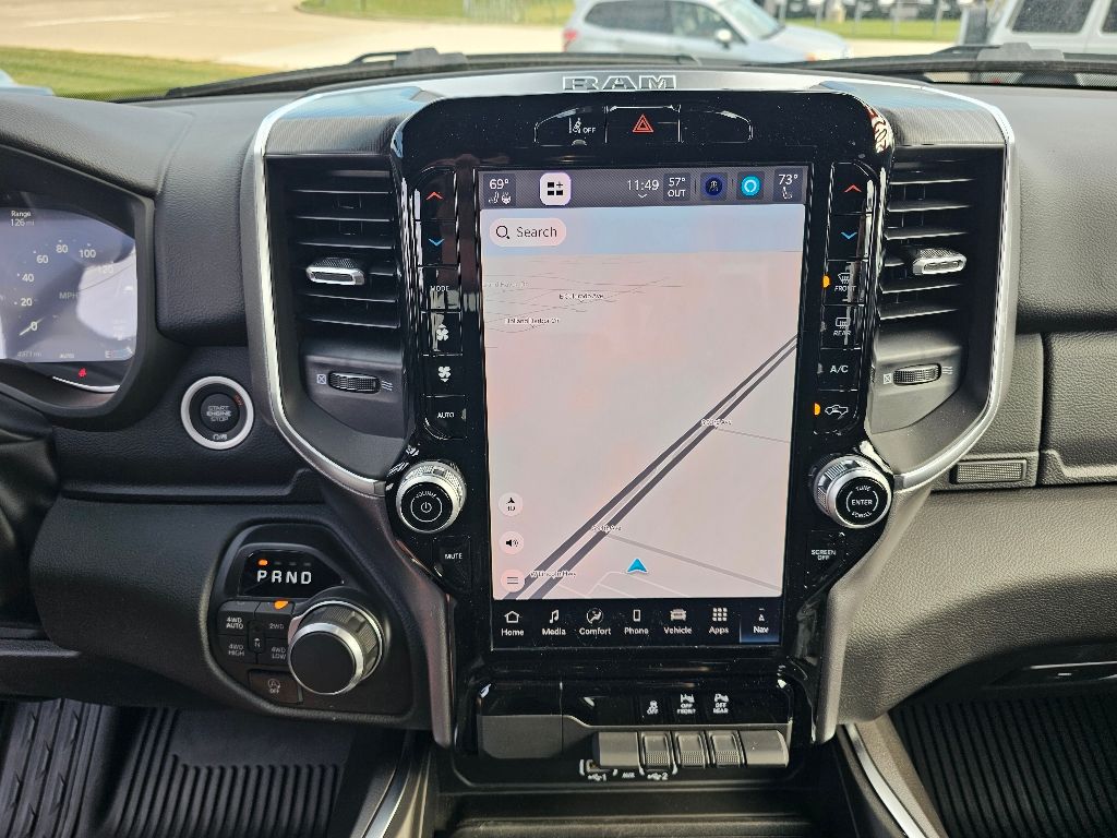 2025 RAM 1500 - Image 21