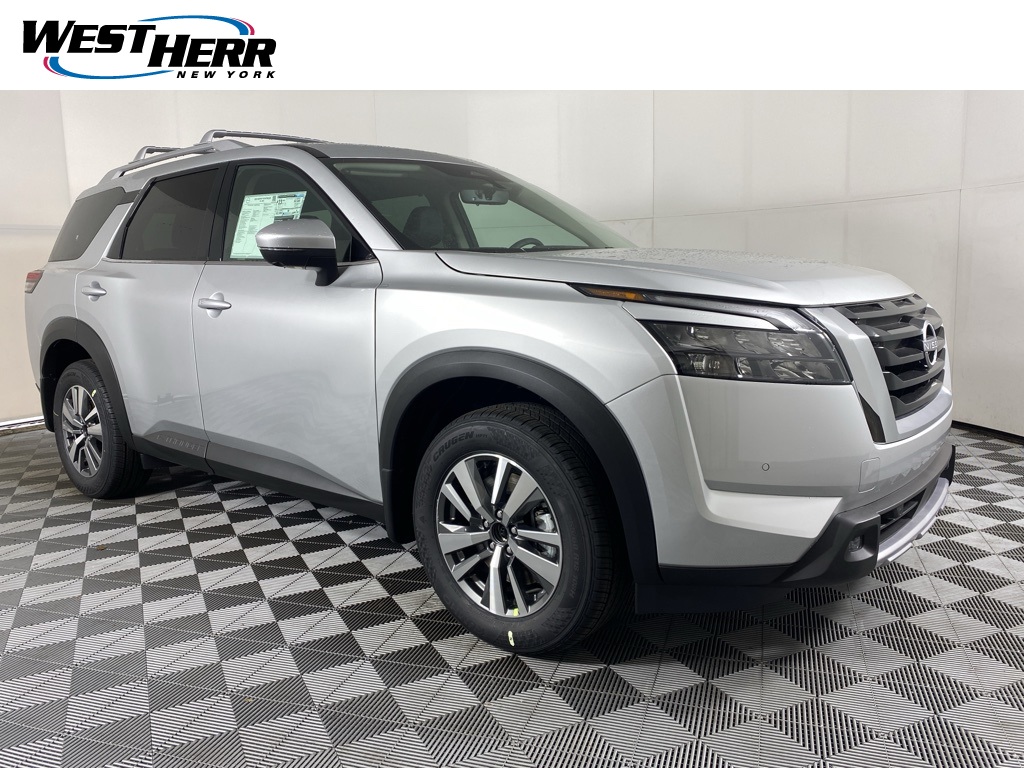 2025 Nissan Pathfinder SL's photo