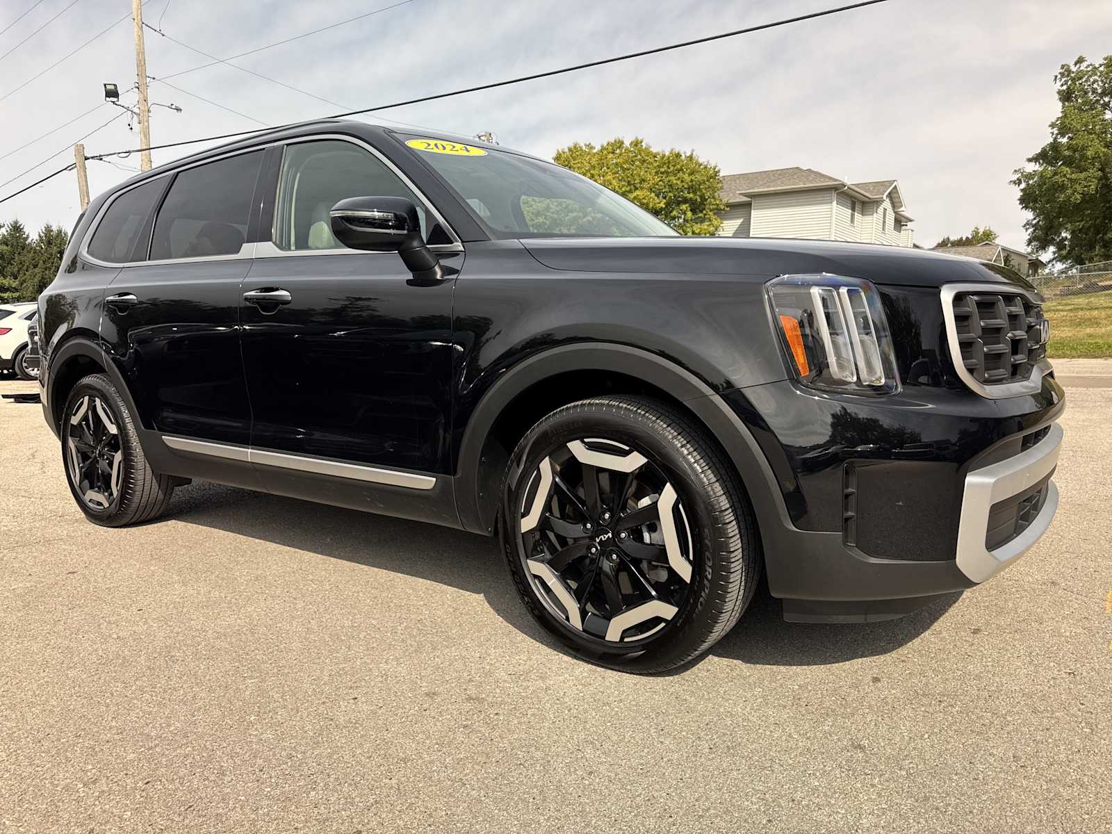 2024 Kia Telluride S photo 3