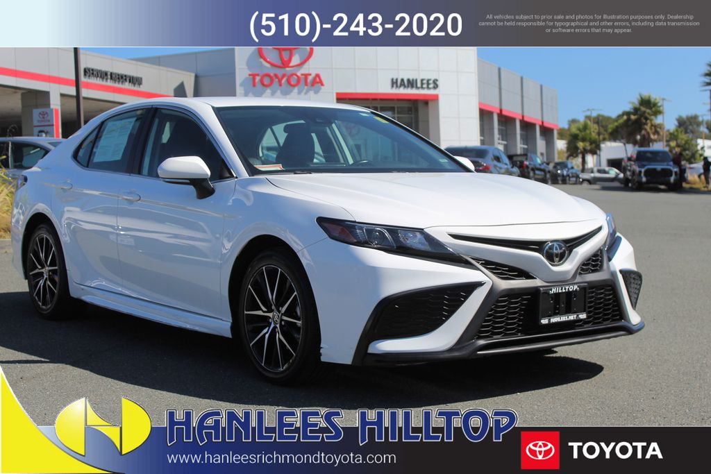 2024 Toyota Camry SE photo 3