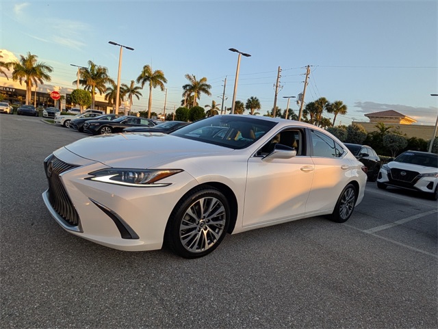 2020 Lexus ES 350 Premium photo 4