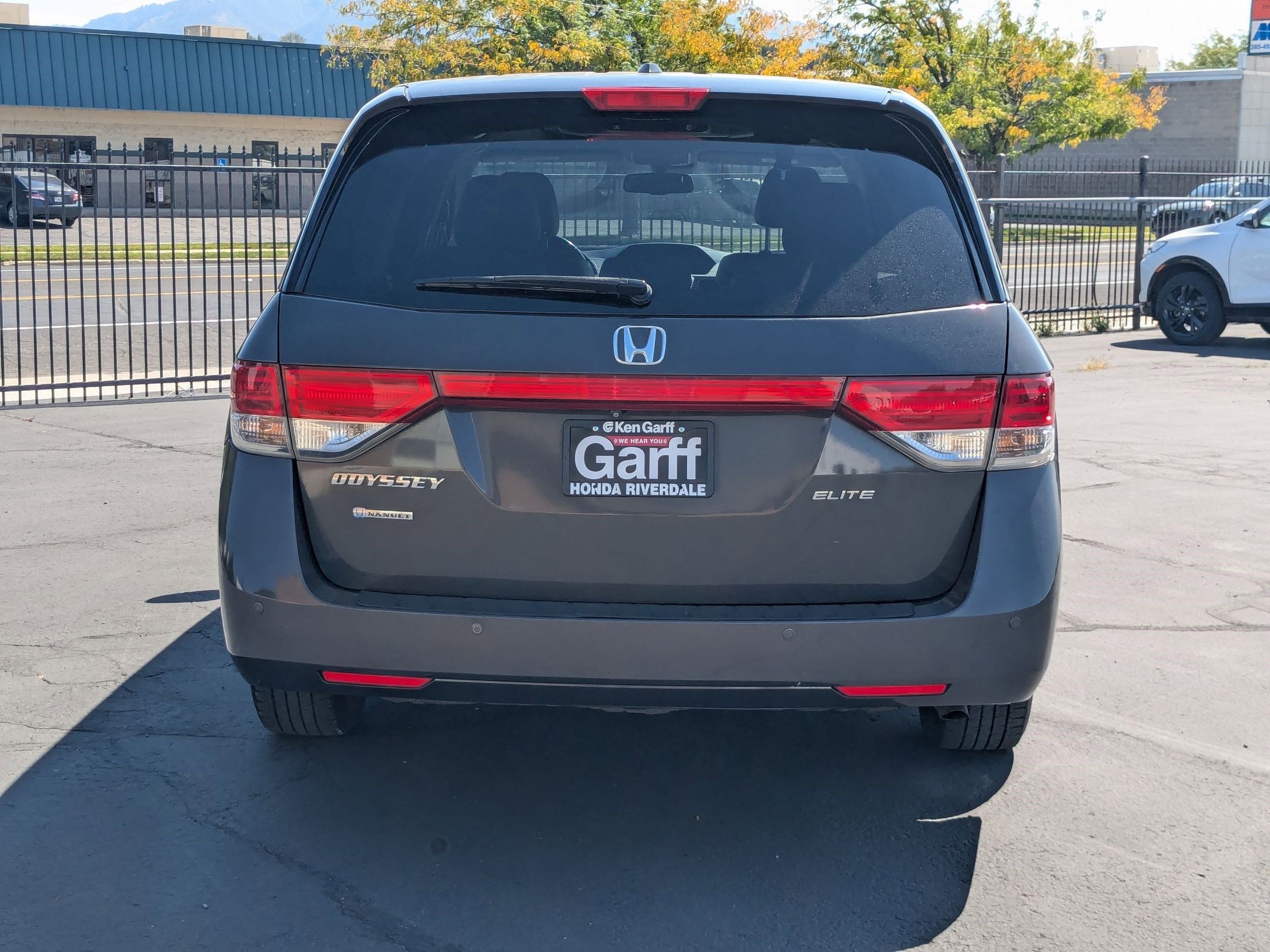 2016 Honda Odyssey Touring Elite photo 4