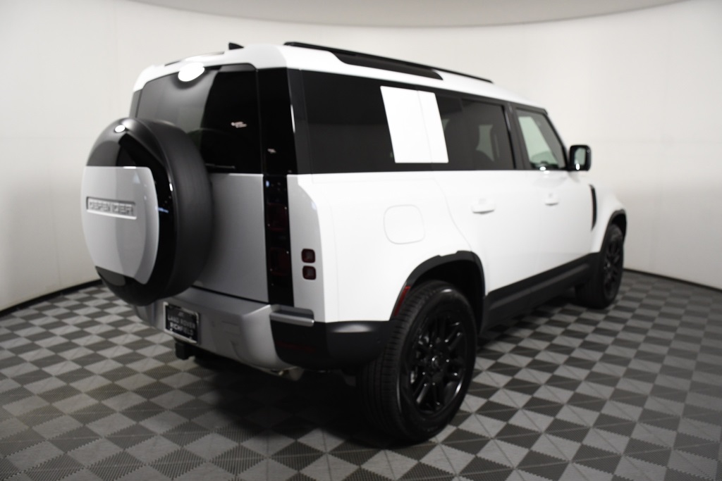 2025 Land Rover Defender 110 S photo 6