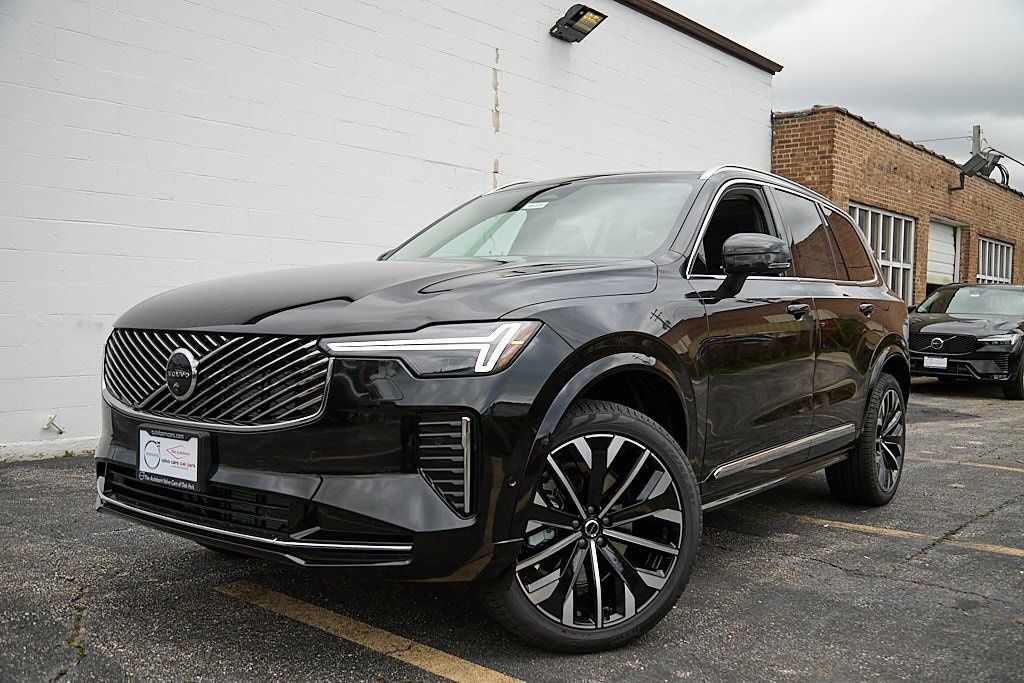 2026 VOLVO XC90 - Image 32