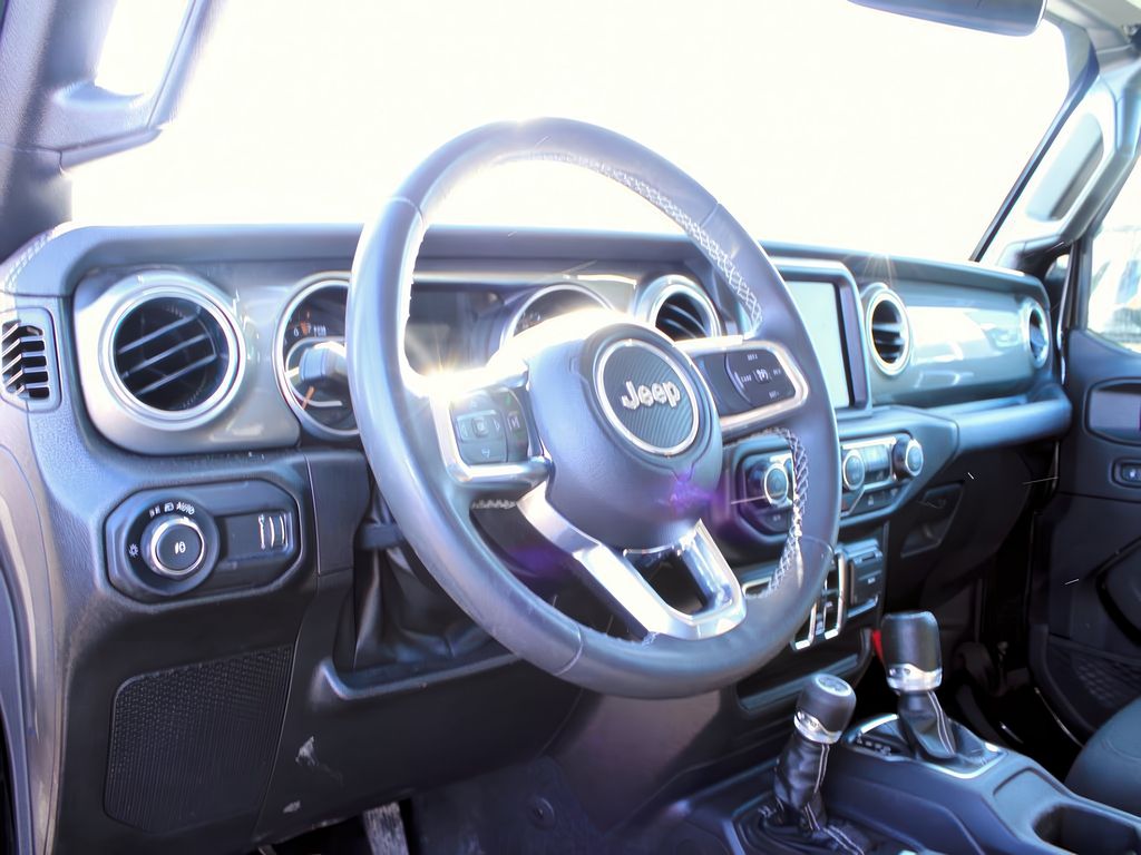 2023 Jeep Wrangler Sahara photo 13