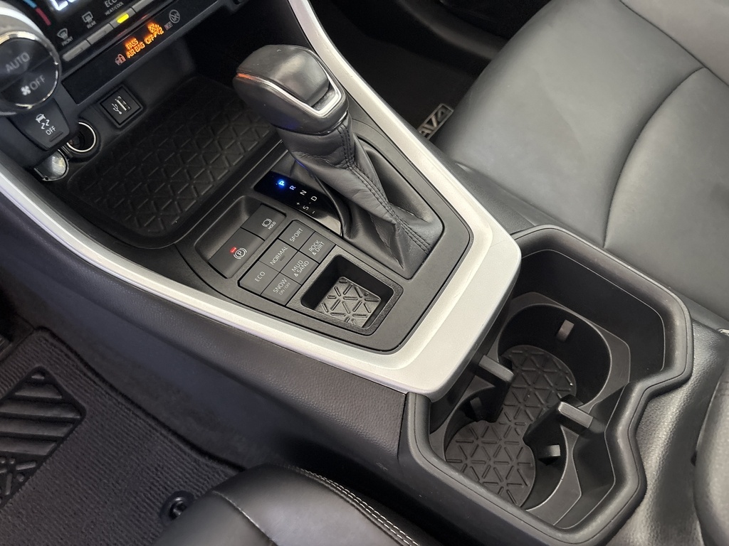 2024 Toyota RAV4 XLE Premium photo 19