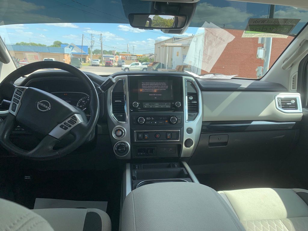 2023 Nissan Titan SV photo 21