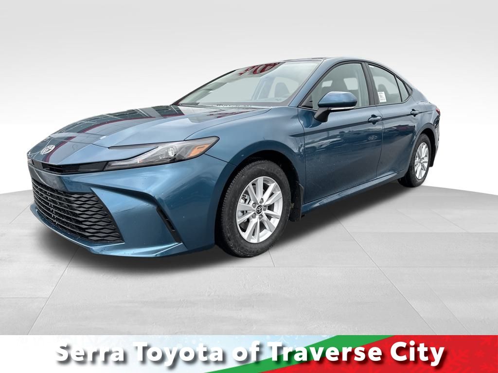 2026 Toyota Camry LE's photo