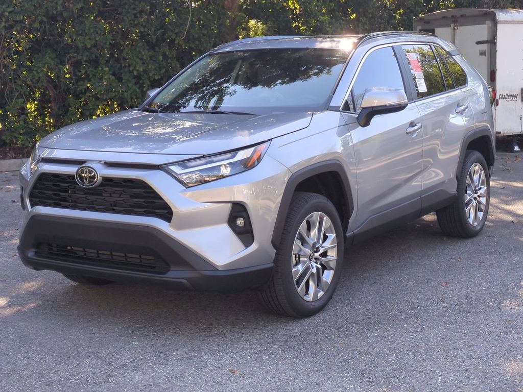 2025 Toyota RAV4 XLE Premium's photo