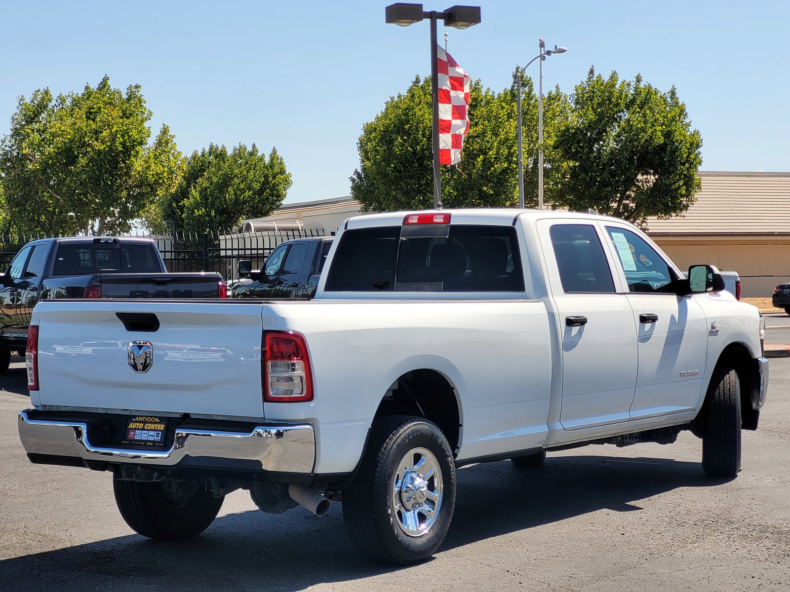 2022 Ram 3500 Tradesman photo 4