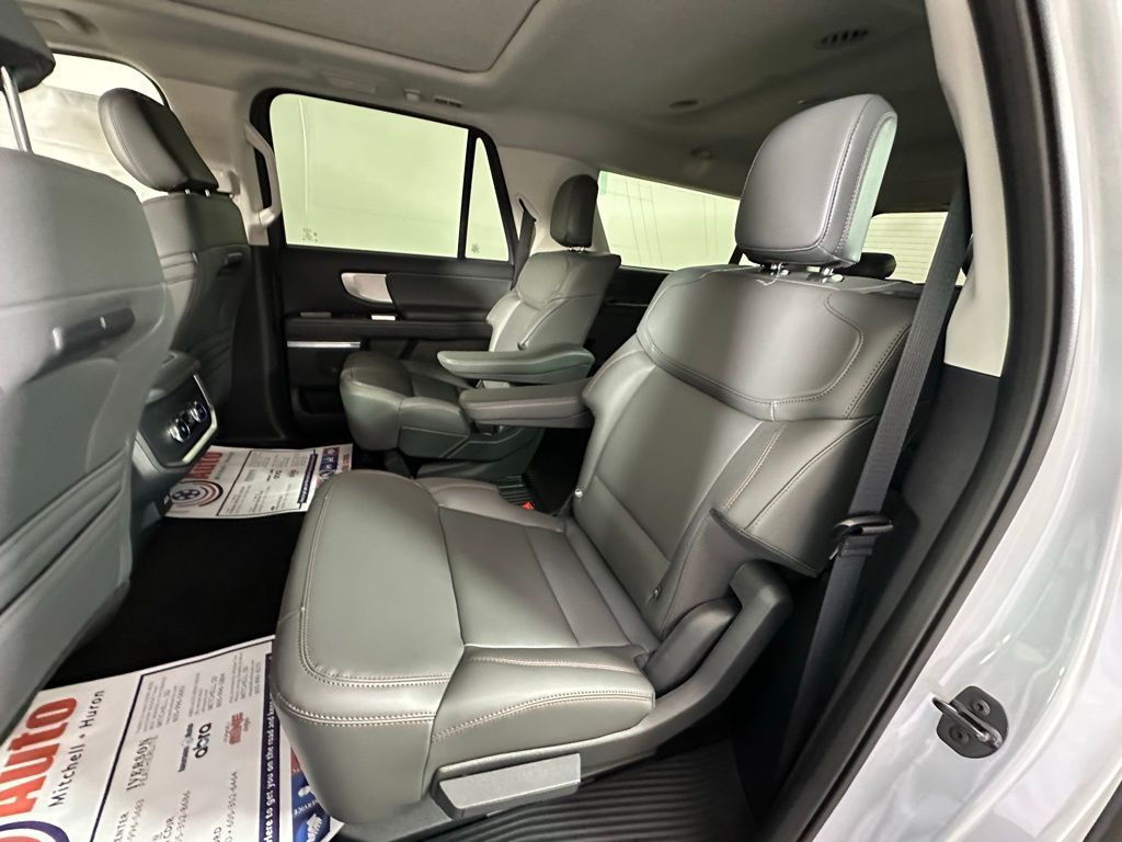 2025 Ford Expedition MAX photo 16