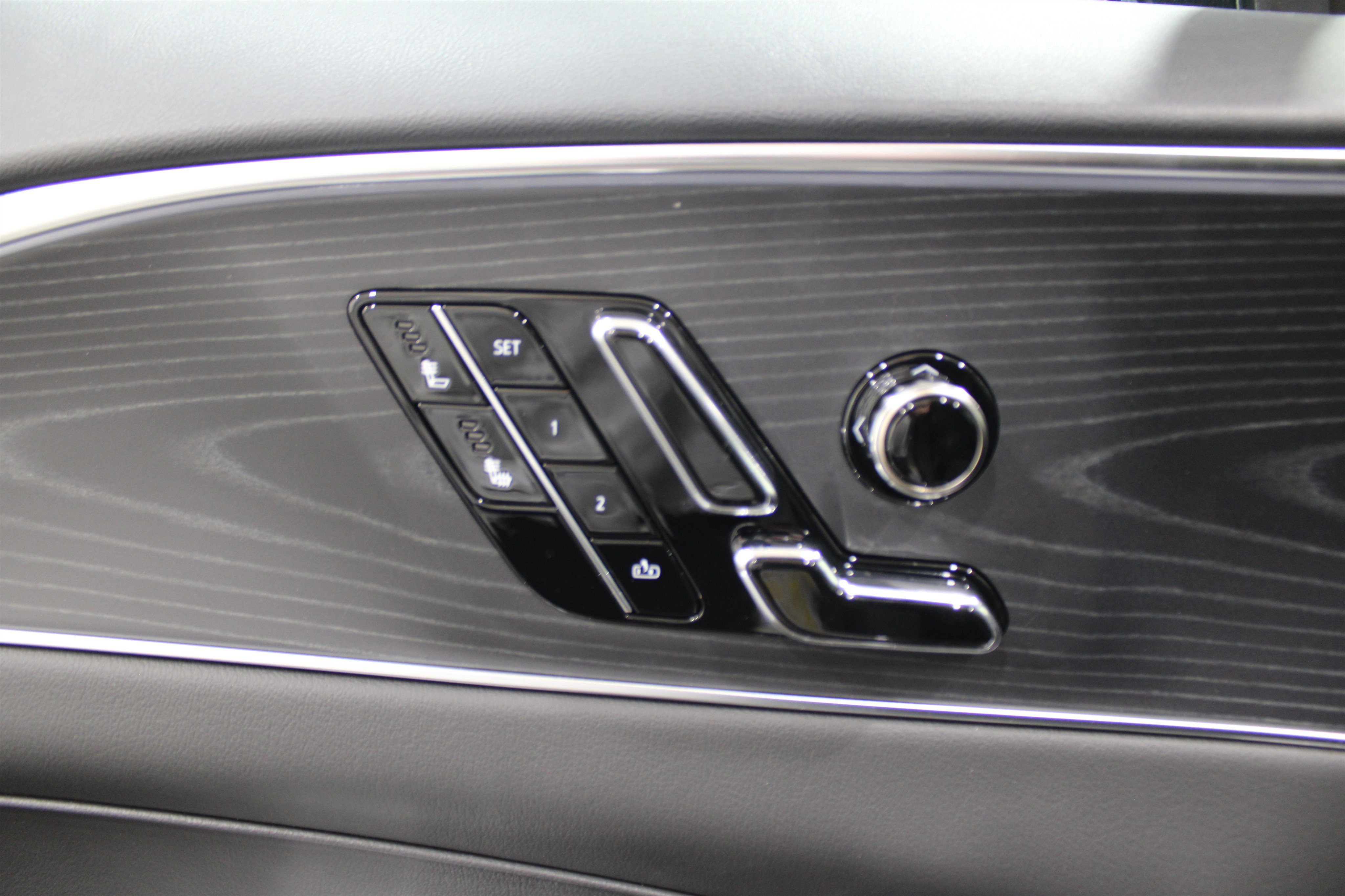 2025 Cadillac Lyriq Sport photo 4