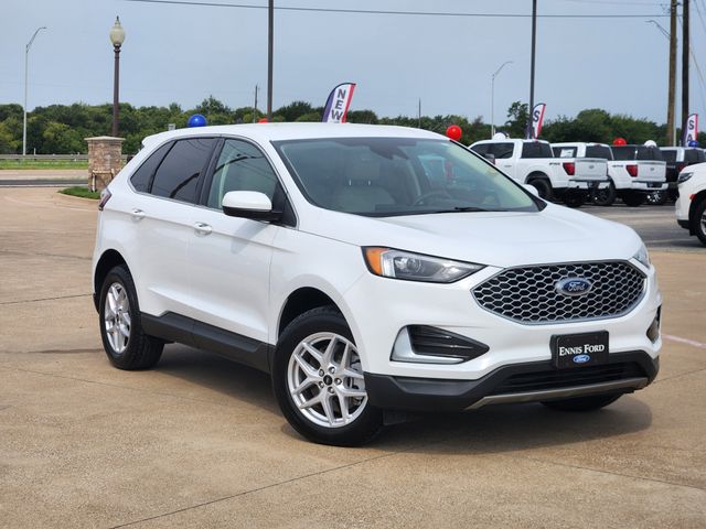 2024 Ford Edge SEL photo 2