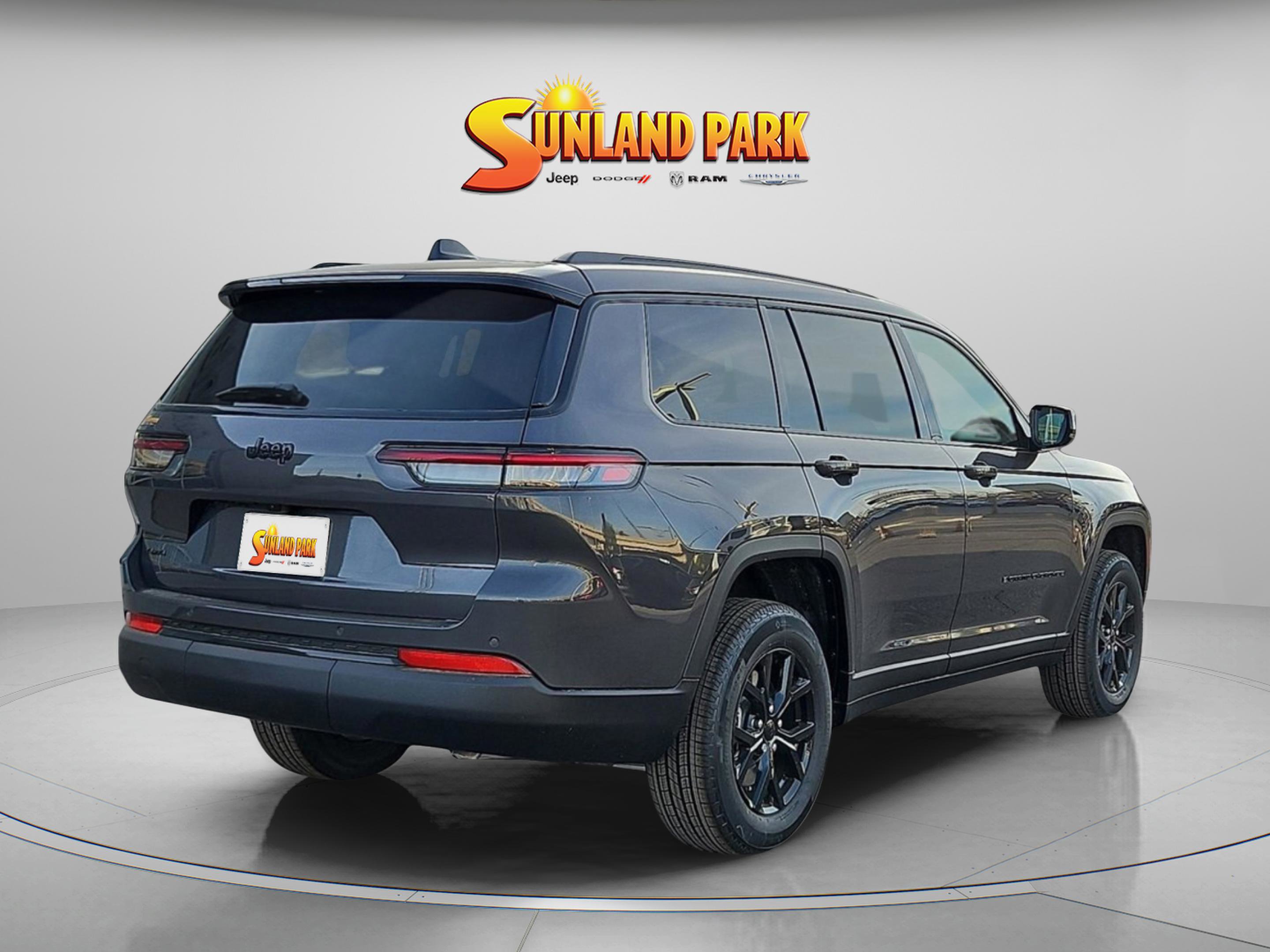 2025 Jeep Grand Cherokee Altitude X photo 4