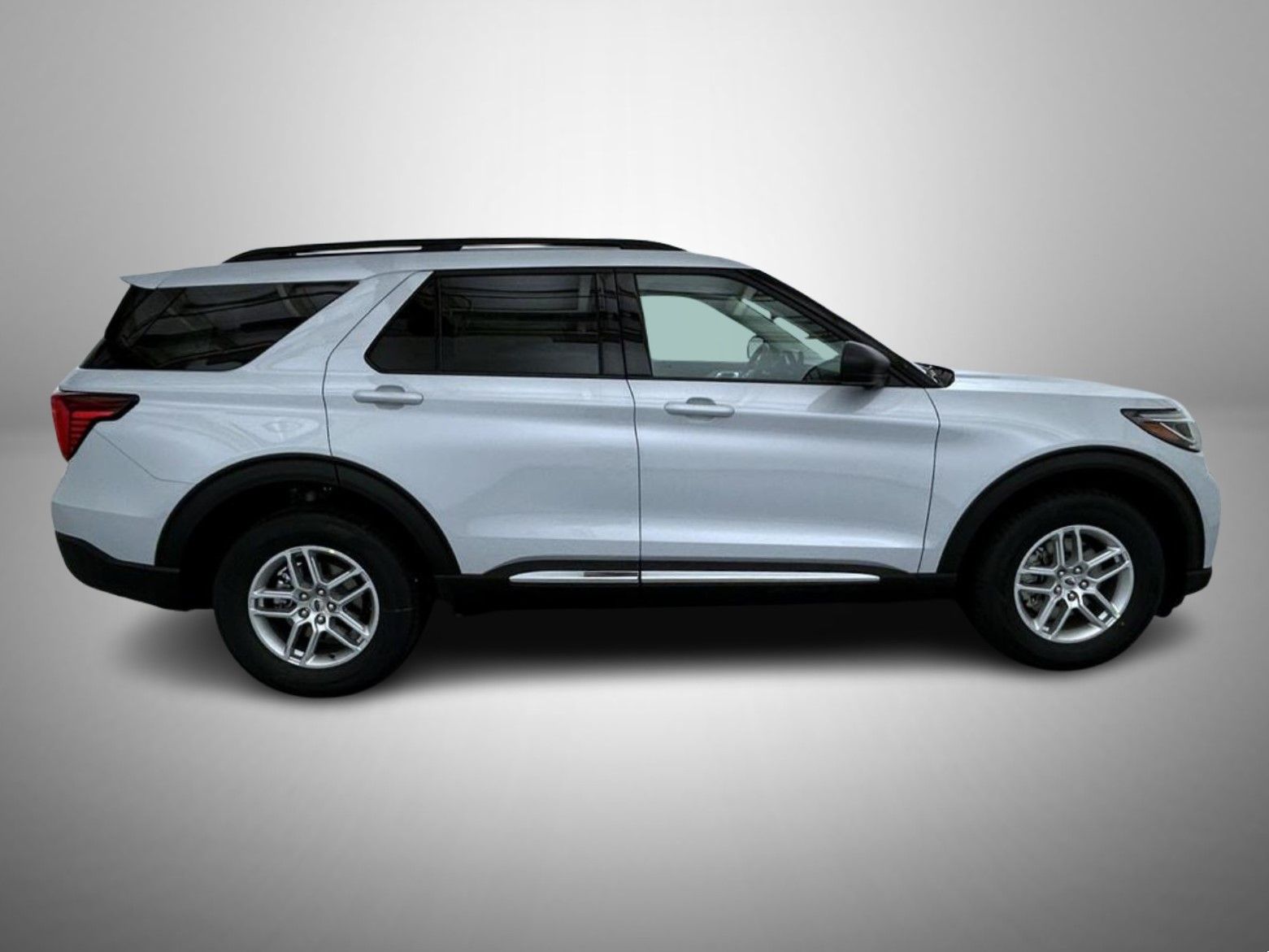 2025 Ford Explorer photo 4