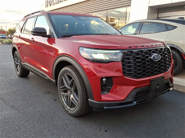 2026 Ford Explorer ST-Line photo 2