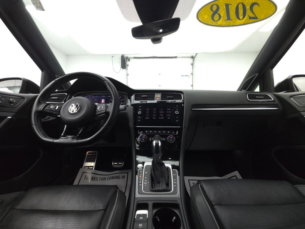 2018 Volkswagen Golf R 4Motion photo 2