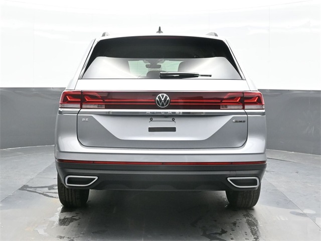 2026 Volkswagen Atlas SE photo 2