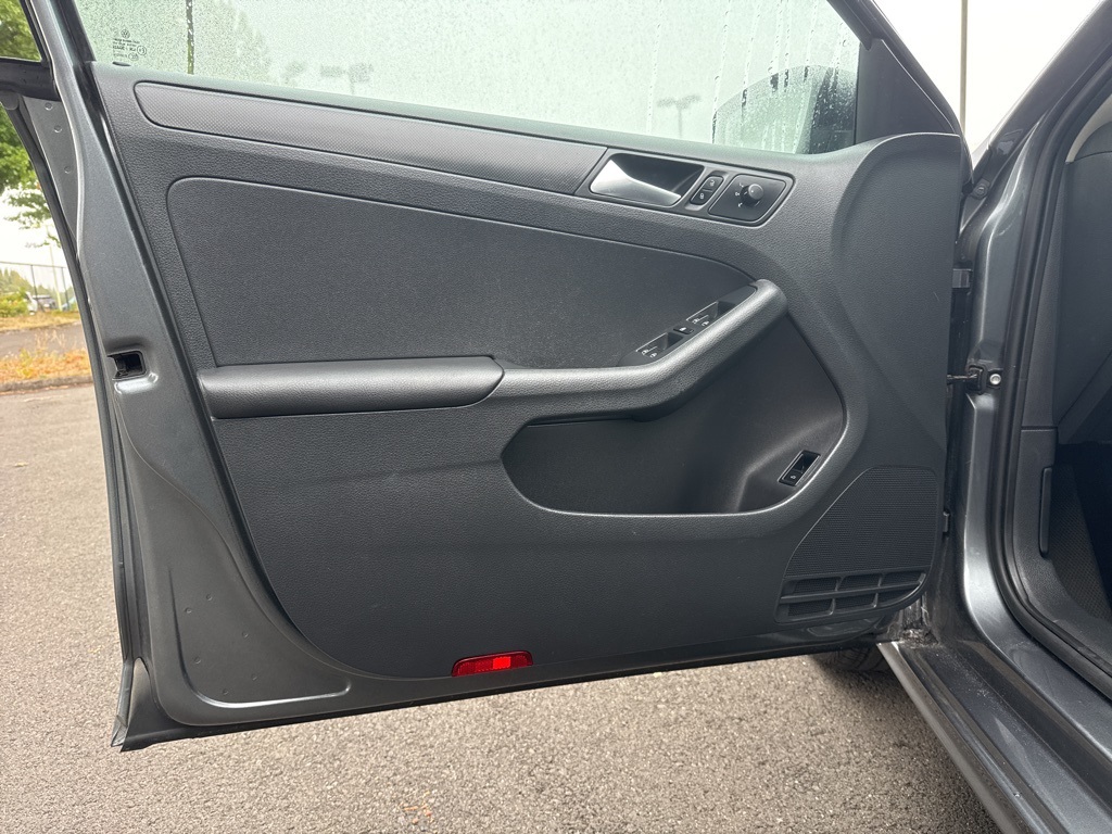2013 Volkswagen Jetta 2.0 Base photo 10