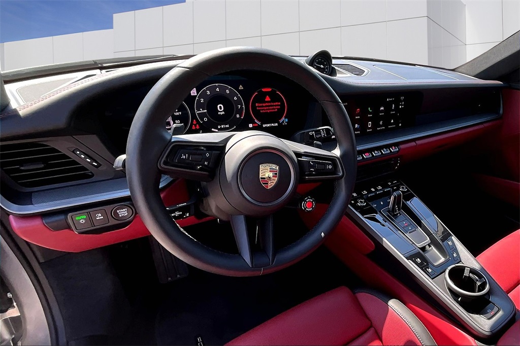 2025 Porsche 911 photo 13