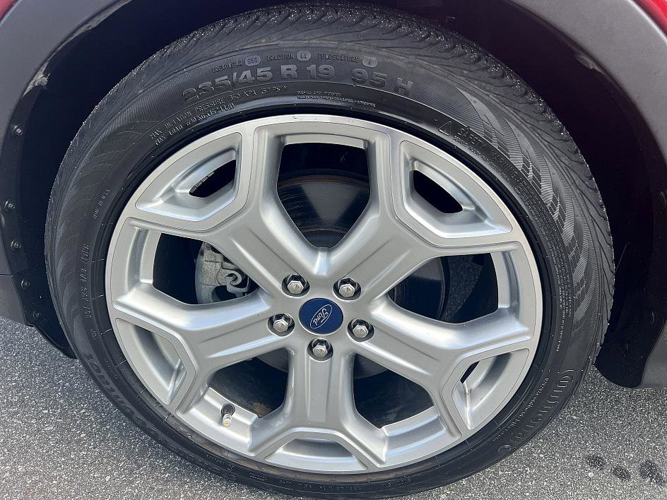 2019 Ford Escape Titanium photo 9