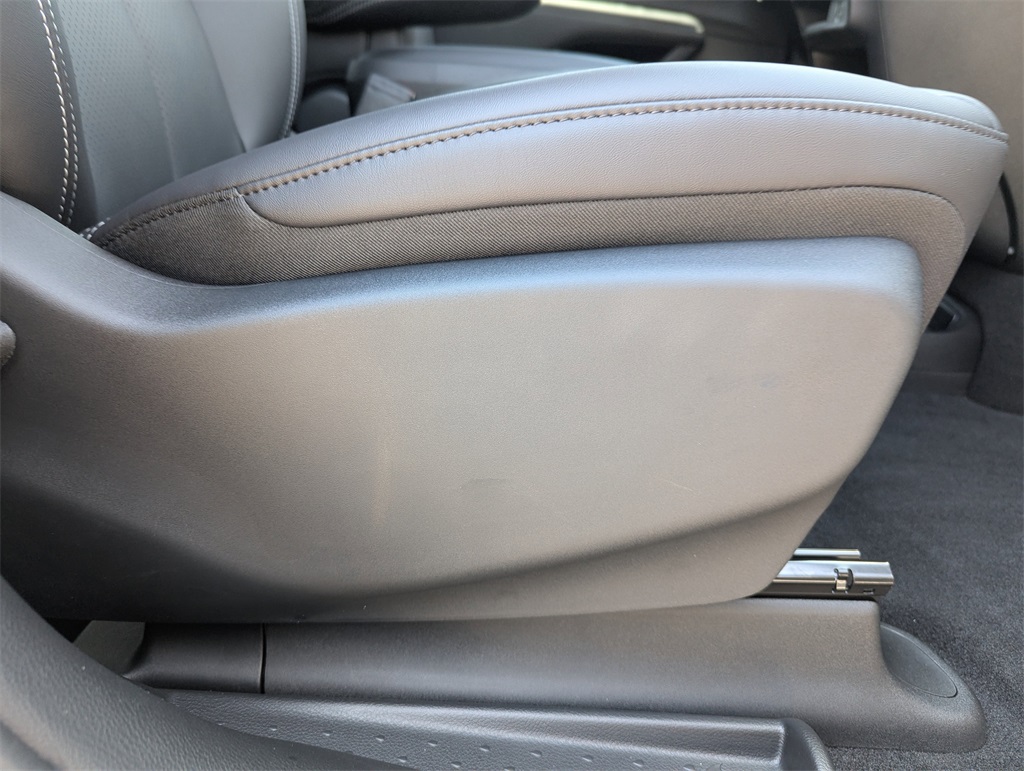 2026 Chrysler Pacifica photo 39