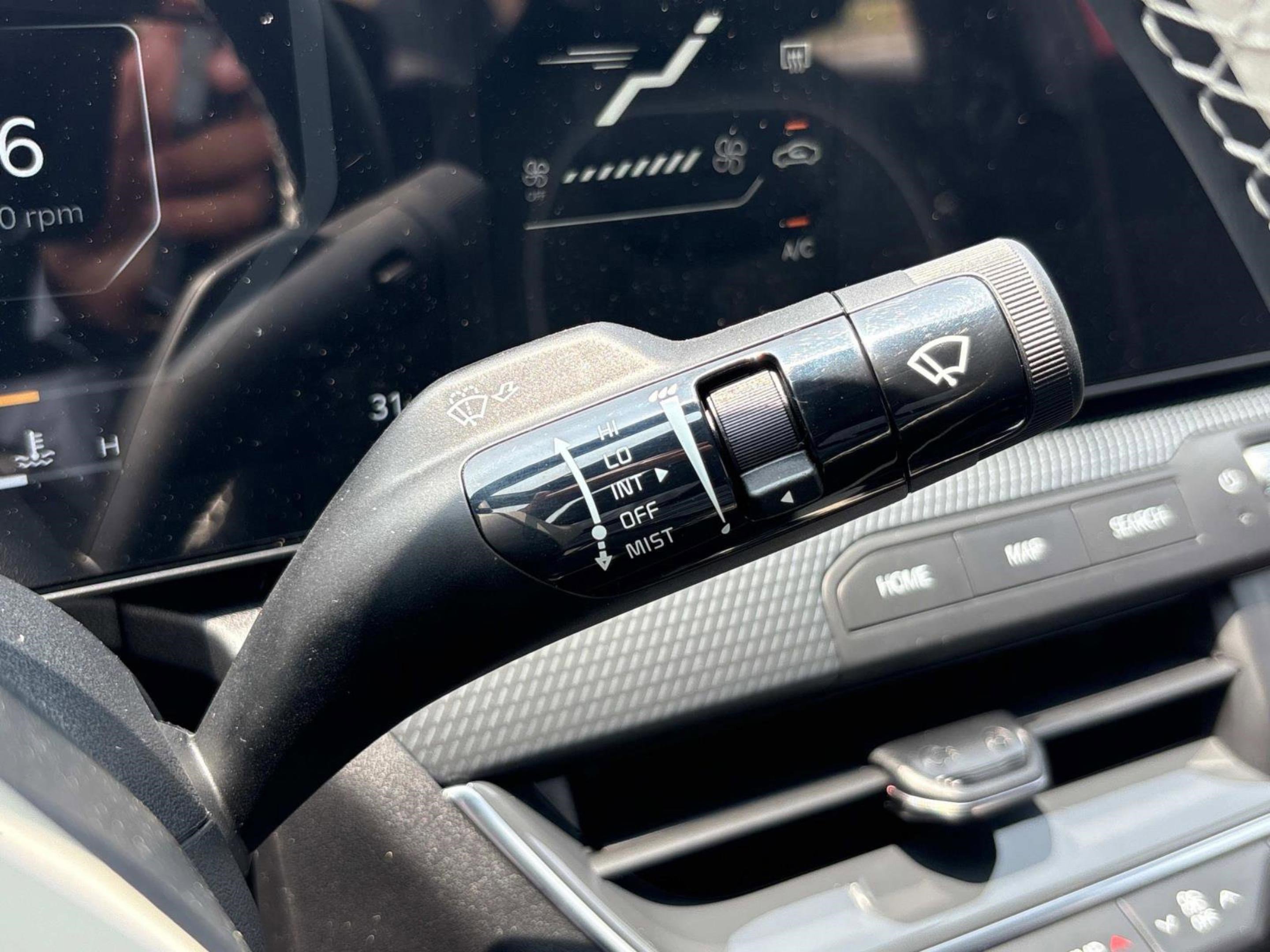 2025 Kia K4 GT-Line photo 24