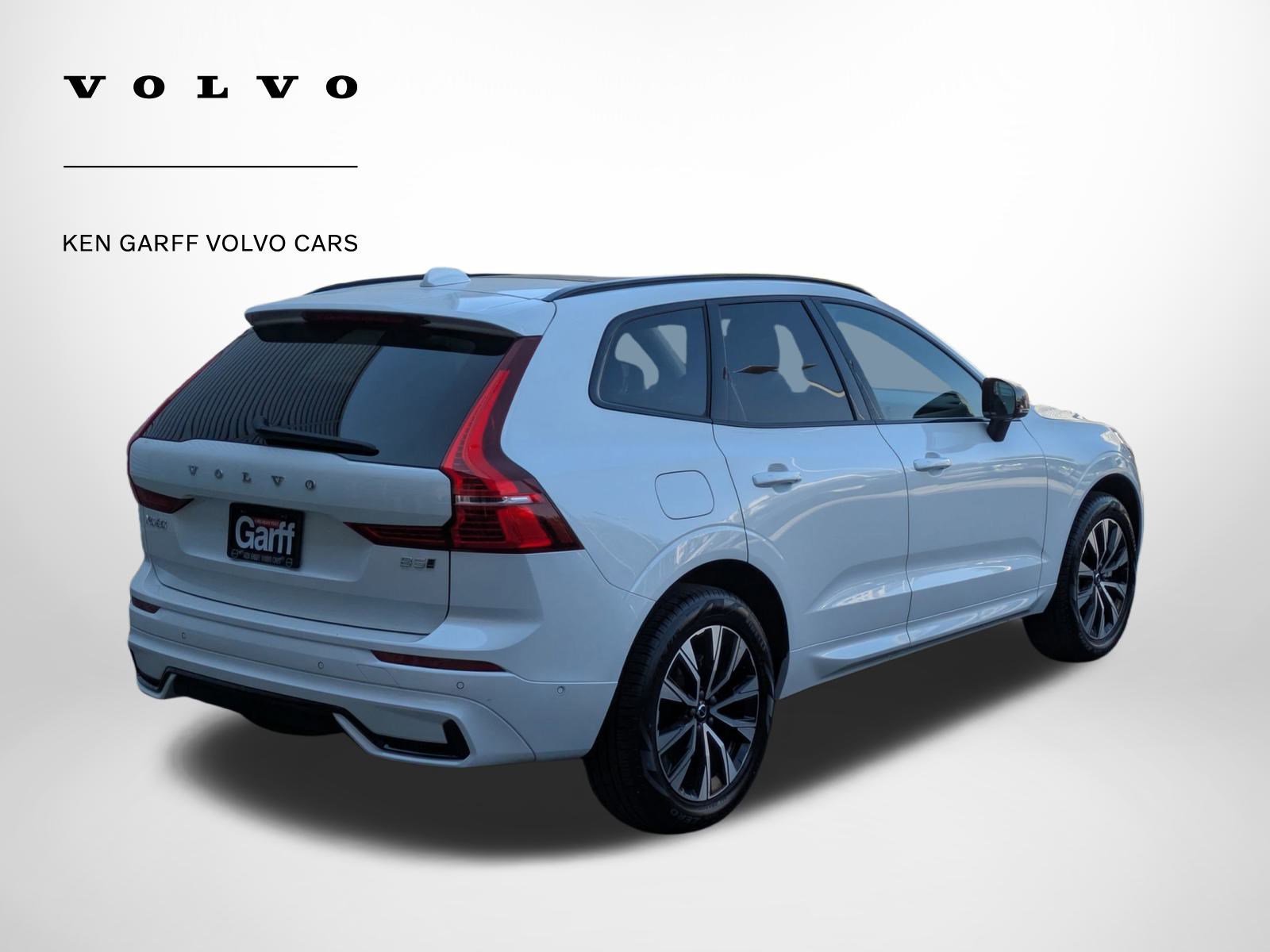 2025 Volvo XC60 Plus photo 3