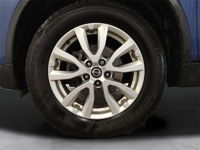 2019 Nissan Rogue SV photo 9