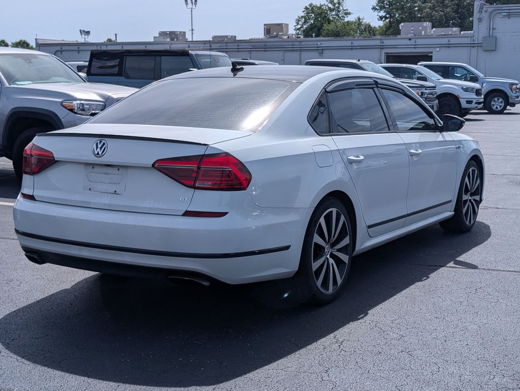 2018 Volkswagen Passat 3.6L V6 GT photo 2