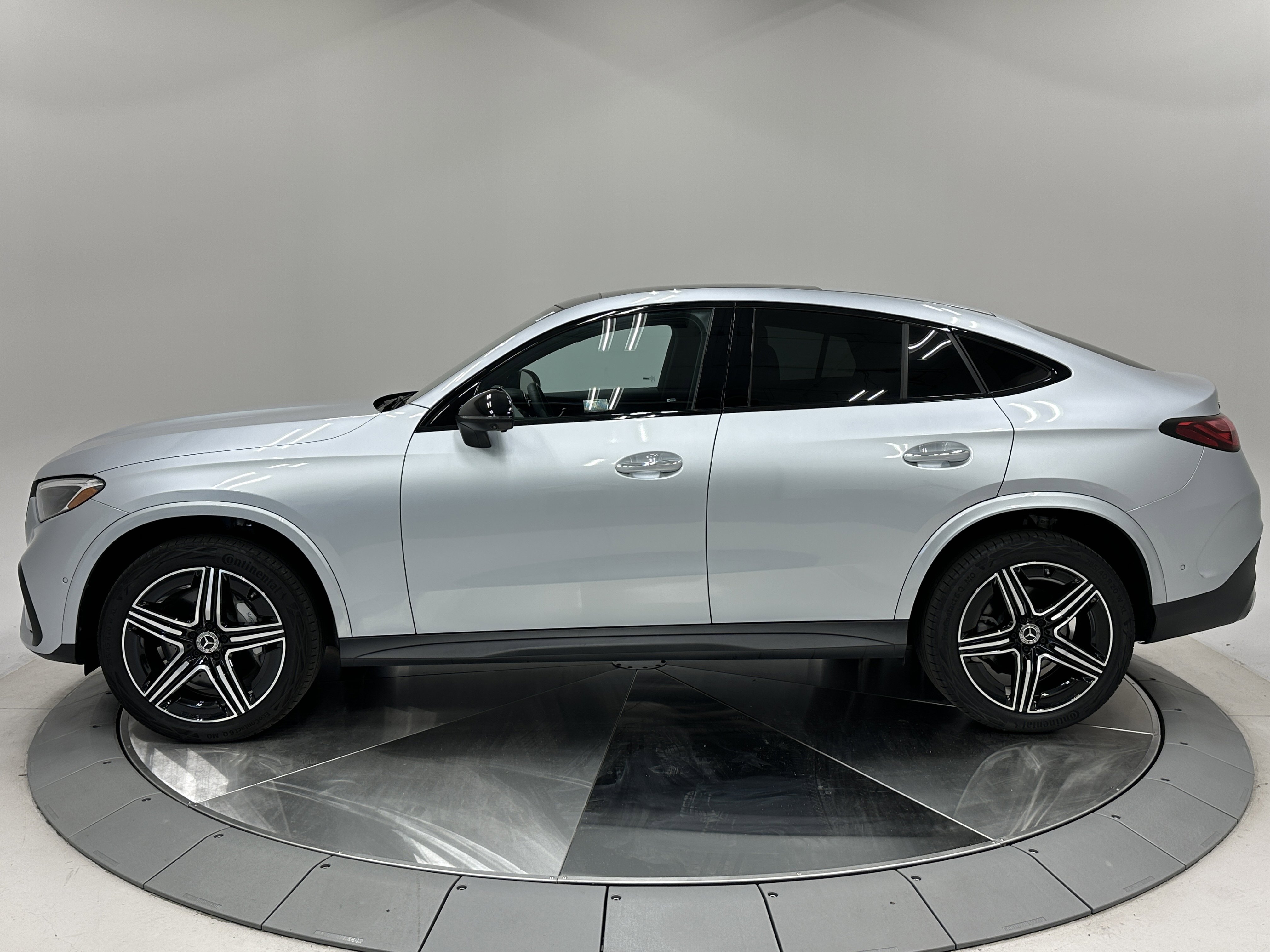 2024 Mercedes Benz GLC 300 4MATIC photo 4