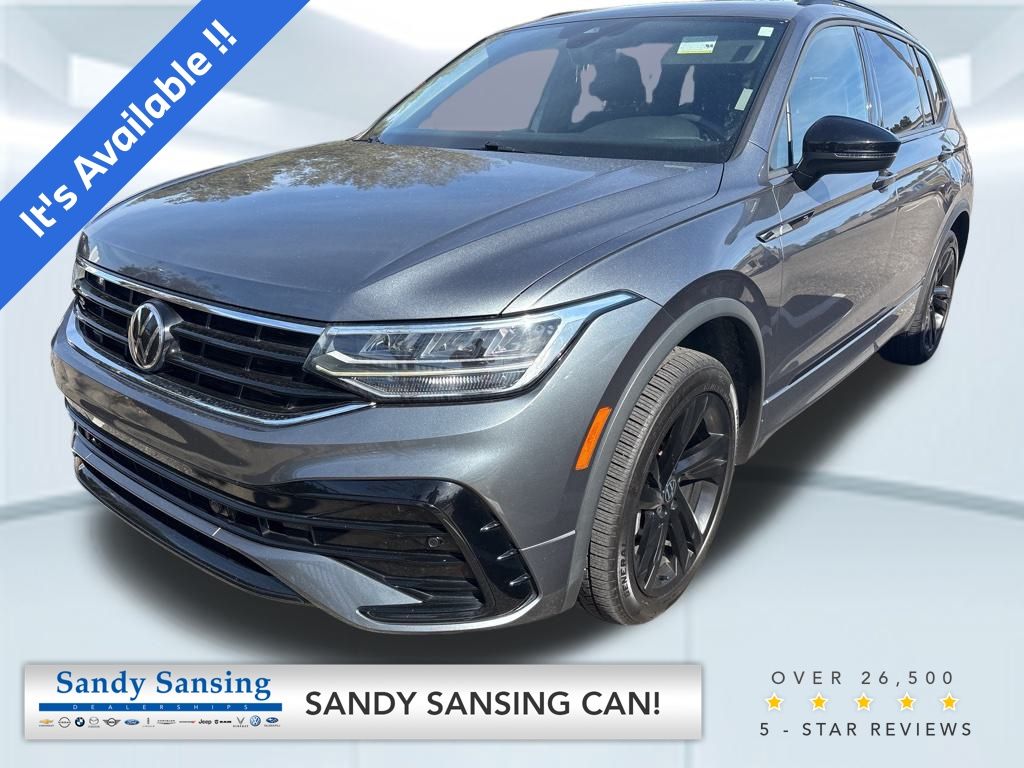2023 Volkswagen Tiguan SE R-LINE BLACK's photo