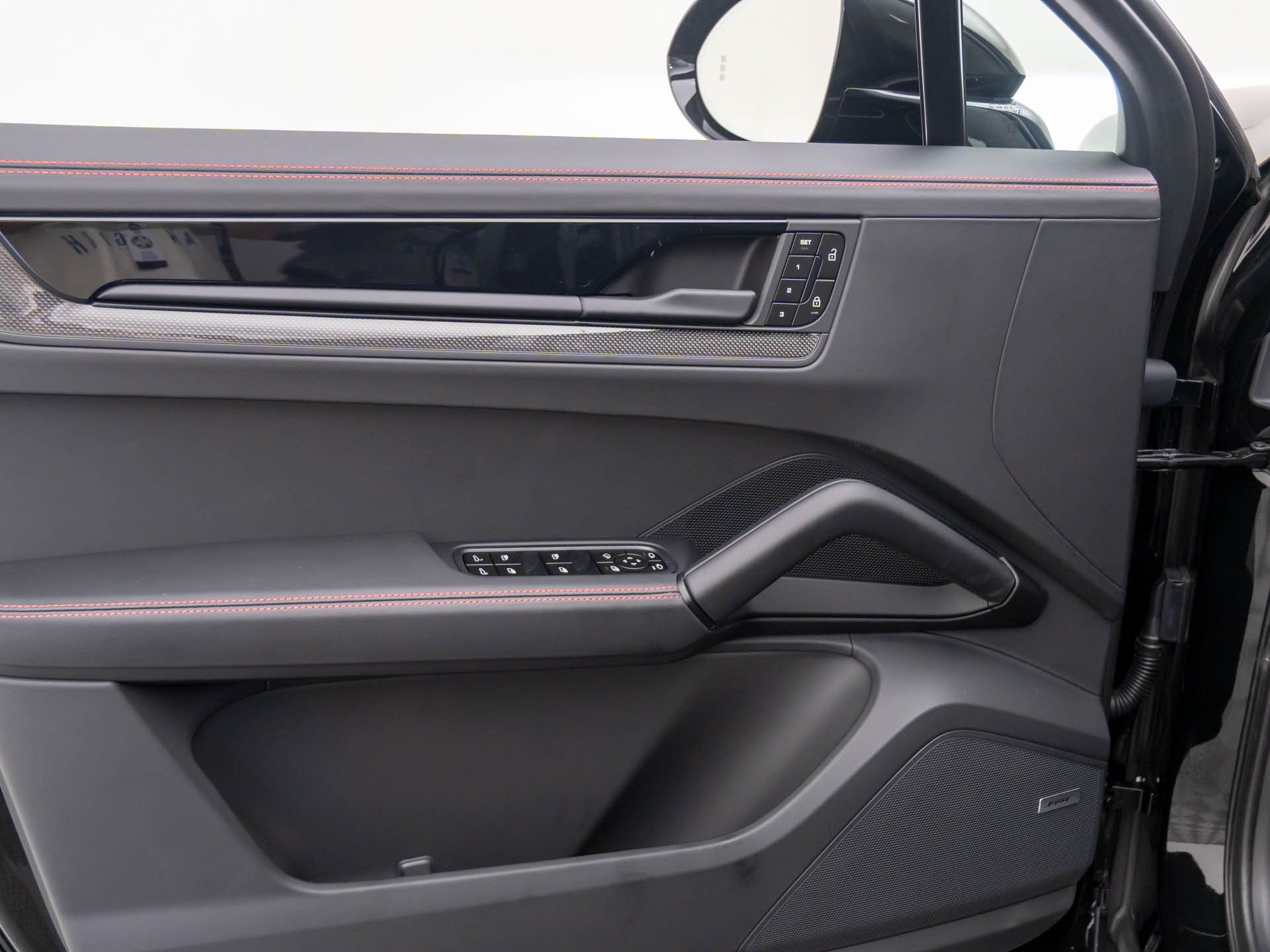 2025 Porsche Cayenne Coupe GTS photo 13