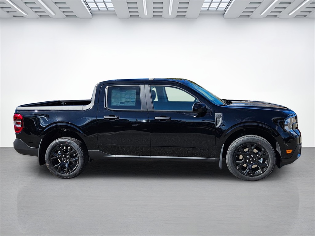 2025 Ford Maverick XLT photo 2