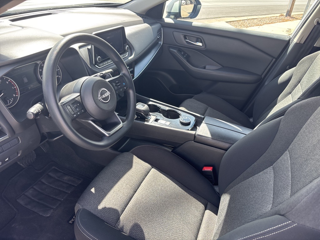 2024 Nissan Rogue SV photo 7