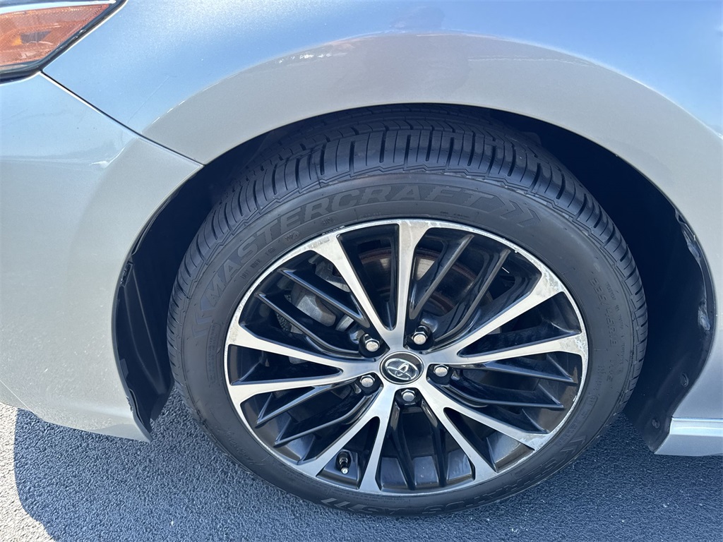 2019 Toyota Camry L photo 16
