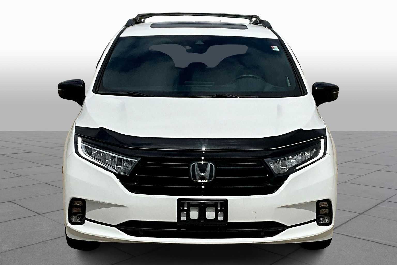 2024 Honda Odyssey Sport photo 3