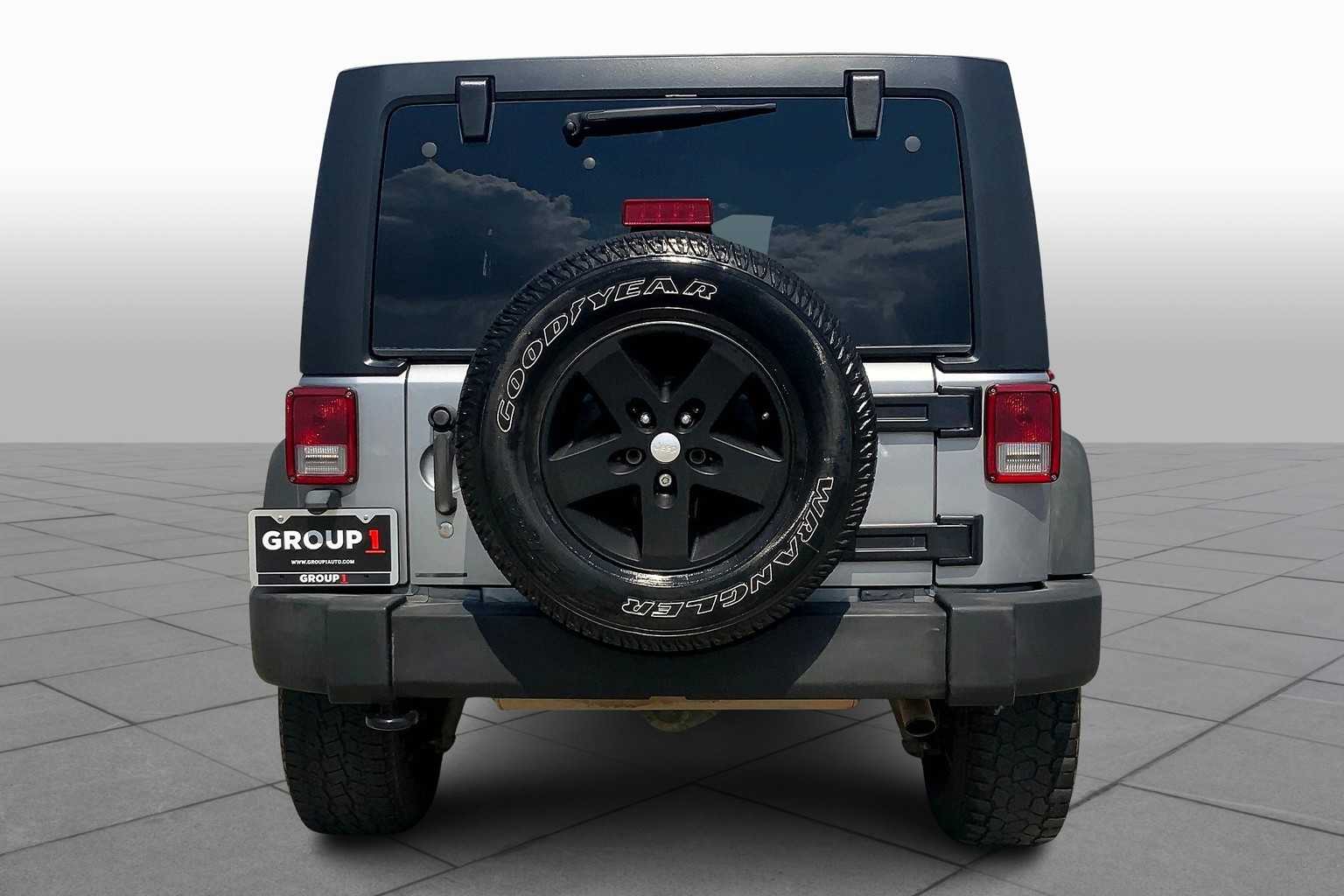2016 Jeep Wrangler Unlimited Sport photo 4