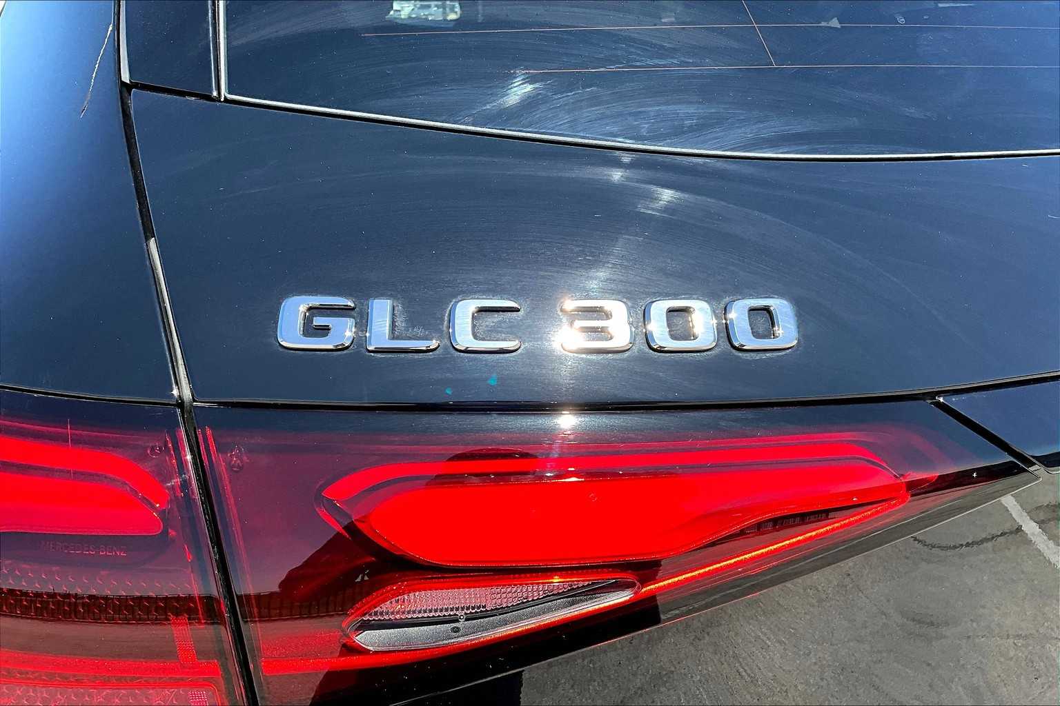 2026 Mercedes Benz GLC 300 photo 7