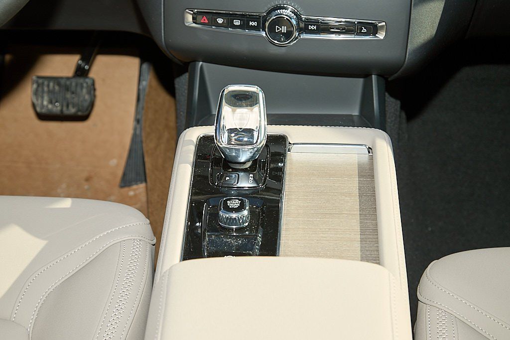 2026 VOLVO XC90 - Image 29