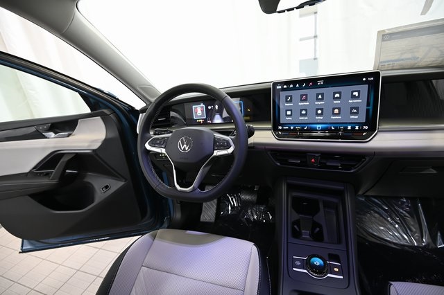 2025 Volkswagen Tiguan SE photo 25