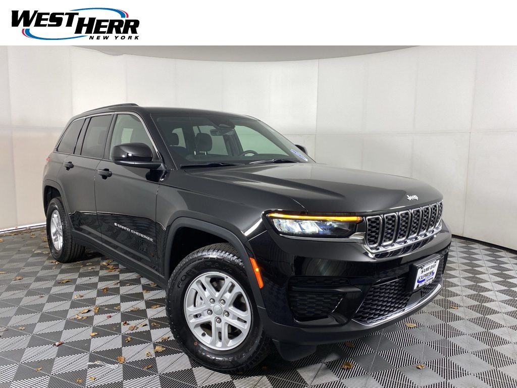 2025 Jeep Grand Cherokee Laredo's photo