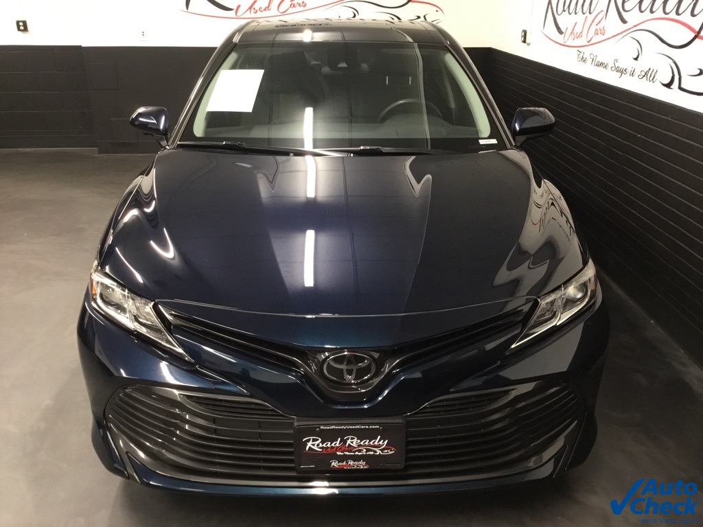 2020 Toyota Camry LE photo 3