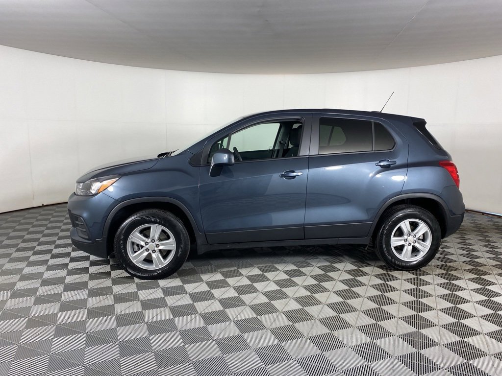 2022 Chevrolet Trax LS photo 4