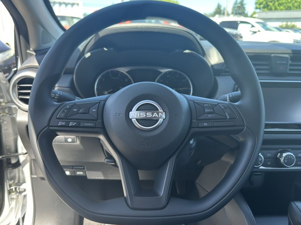 2025 Nissan Versa 1.6 S photo 15