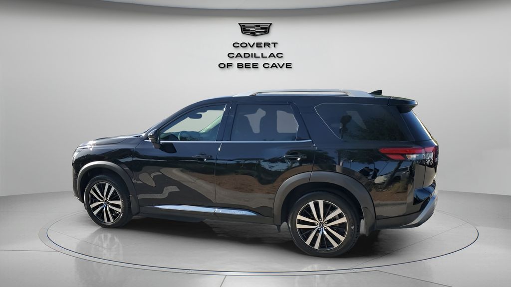 2023 Nissan Pathfinder Platinum photo 4